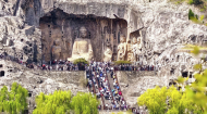 河南洛阳：春游龙门石窟