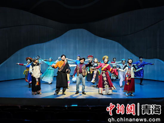 图为音乐剧《在那遥远的地方2.0》剧照。青海大剧院供图 图为音乐剧《在那遥远的地方2.0》剧照。青海大剧院供图