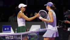 WTA年终总决赛：斯维亚特克轻松取得“开门红”