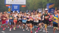 杭州马拉松惊现毫秒决胜