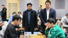 第19届中国围棋棋王争霸赛开幕 13位世界冠军竞逐
