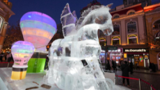 哈尔滨：冰雕景观为百年中央大街添彩