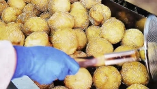 【网络中国节·春节】年味拉满 盼归家 春运的终点是家乡的厨房