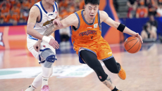 上海队主场力克广厦队 CBA总决赛首场告捷