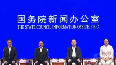 才仁吉藏亮相国新办见面会 讲述生态富民的高原故事