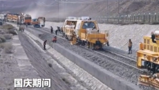 天路职工节日坚守 确保高原线路平顺安全