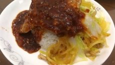 牛排盖饭
