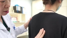 专家提醒：关注孩子脊柱侧弯，早查早治是关键