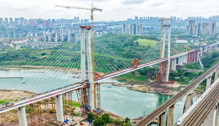 成渝中线高铁全线桥梁全部合龙