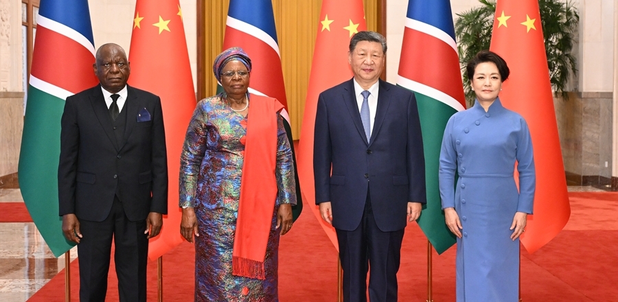 习近平同纳米比亚总统恩代特瓦会谈